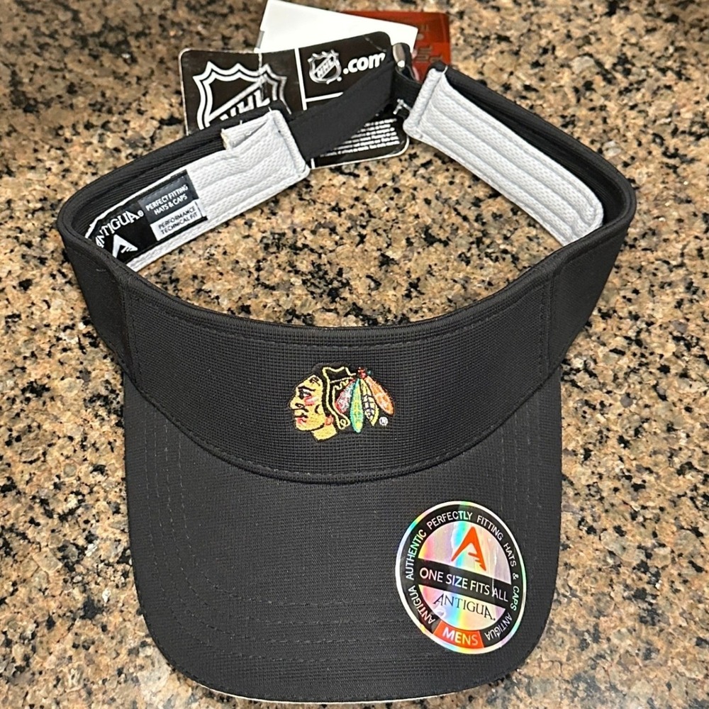 Chicago Blackhawks Antigua Bunker Visor Mens One Size Black White New